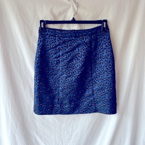 Banana Republic Women Sz 2 Royal Blue Satin Button Down Leopard Print Mini Skirt - Picture 2 of 3